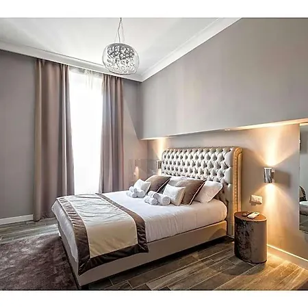Lea Luxury