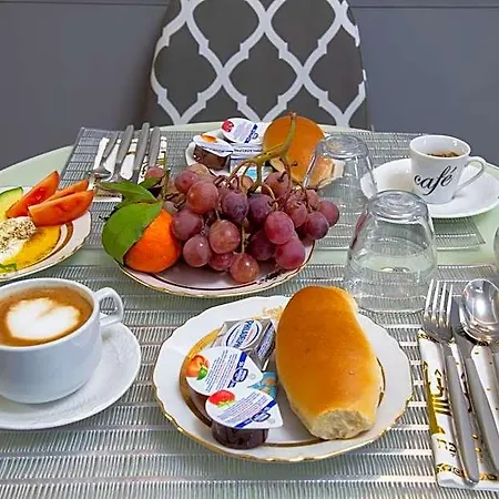 Casa de hóspedes Lea Luxury 4*